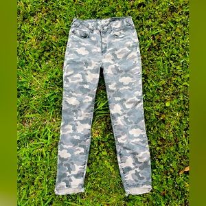 Rewash camo very comfy and stretchy jeans 👖💚